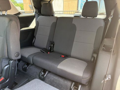 Used 2019 Chevrolet Traverse LT FWD image 35