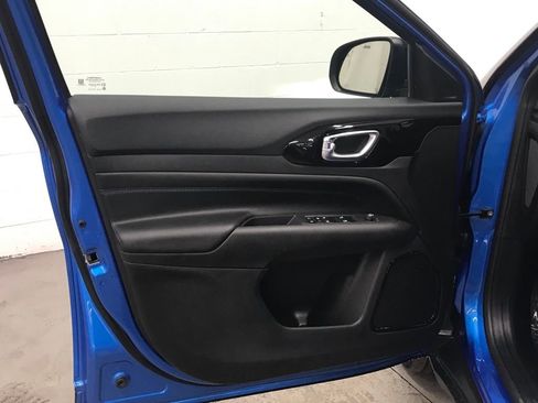 New 2026 Jeep Compass Limited image 9