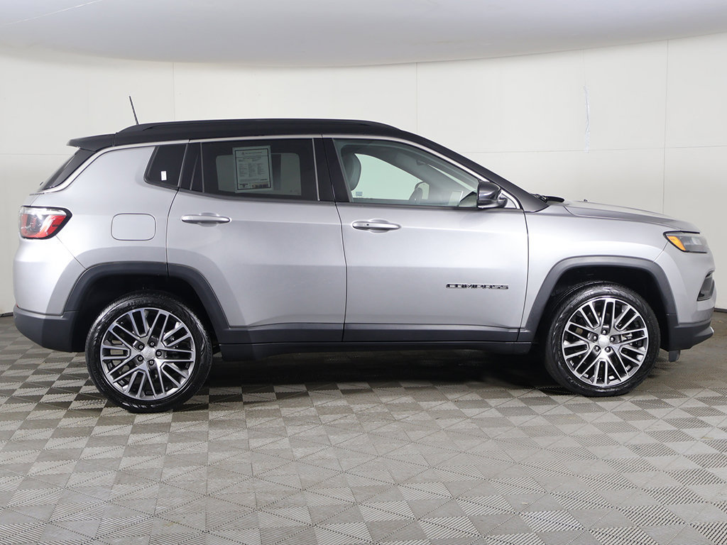 Used 2023 Jeep Compass Limited w/ Sun and Sound Group AWD/4WD image 19