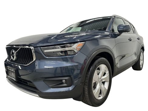 Used 2021 Volvo XC40 T5 Momentum image 7
