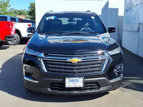 Used 2023 Chevrolet Traverse LT w/ LT Premium Package AWD/4WD image 2
