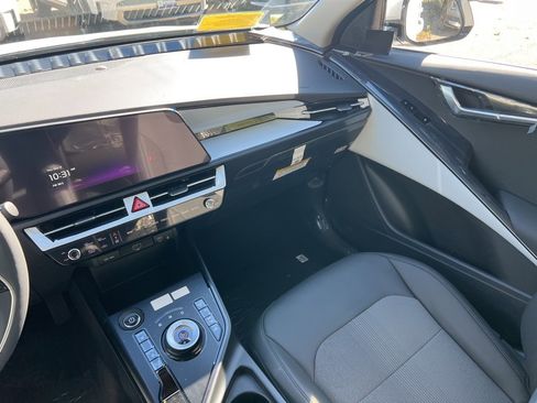 New 2025 Kia Niro Wind w/ Wind Preserve Package image 11