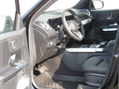 Certified 2023 Mercedes-Benz GLB 250 4MATIC image 9