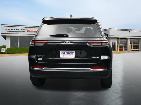 Used 2024 Jeep Grand Cherokee Laredo w/ MOPAR Finishing Package AWD/4WD image 4