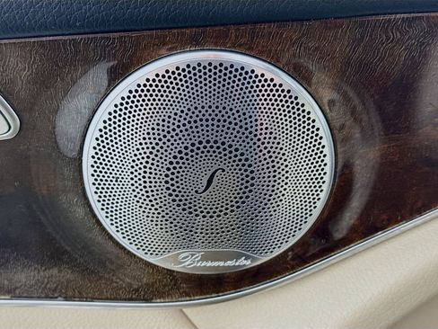 Used 2019 Mercedes-Benz GLC 350e 4MATIC image 4