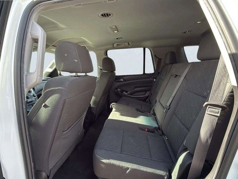 Used 2017 GMC Yukon SLE w/ SLE Value Package image 17