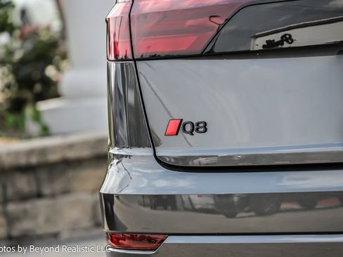 Used 2024 Audi Q8 Premium Plus image 16