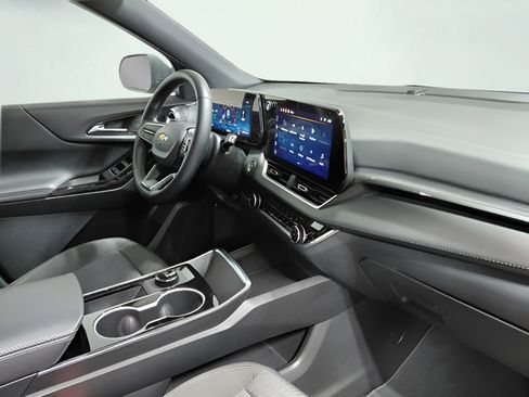 Used 2026 Chevrolet Equinox LT FWD image 22