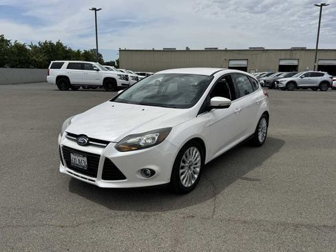 Used 2012 Ford Focus Titanium FWD image 5