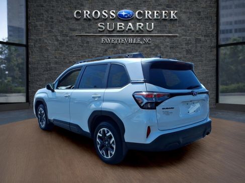 Certified 2025 Subaru Forester Premium AWD/4WD image 21