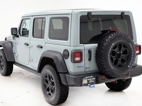 Used 2023 Jeep Wrangler Unlimited w/ Sun & Screen Package image 7