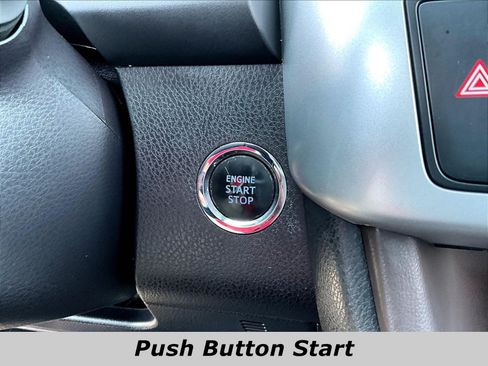Used 2017 Toyota Highlander Limited Platinum FWD image 41