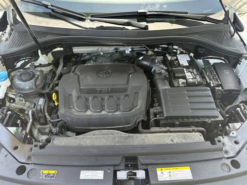 Used 2024 Volkswagen Tiguan SE AWD/4WD image 28