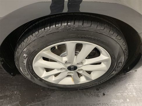 Used 2017 Kia Forte LX w/ LX Popular Package image 8