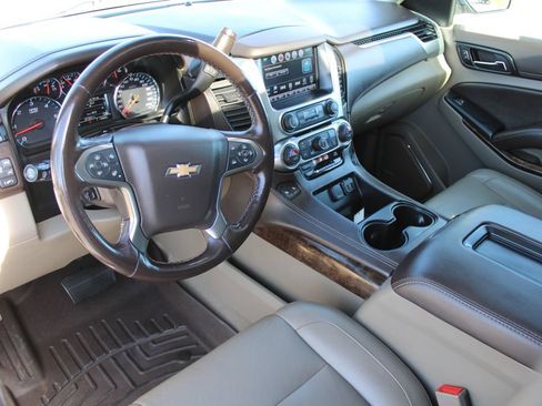 Used 2019 Chevrolet Tahoe LT AWD/4WD image 2