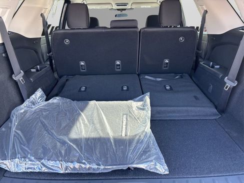 New 2025 Nissan Pathfinder SV image 11