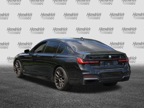 Used 2022 BMW 740i w/ M Sport Package RWD image 9