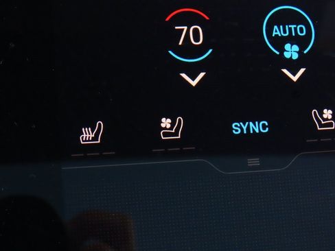 New 2025 Porsche Taycan 4S image 34