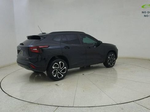 Used 2025 Chevrolet Trax RS w/ Driver Confidence Package FWD image 69