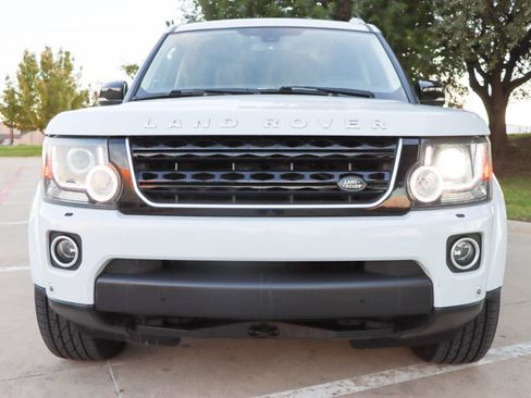 Used 2016 Land Rover LR4 HSE LUX image 2