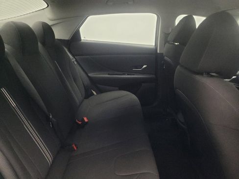 Used 2021 Hyundai Elantra SEL FWD image 19