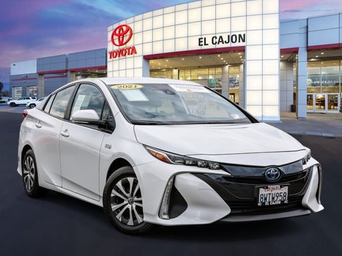 Certified 2021 Toyota Prius Prime XLE FWD image 1