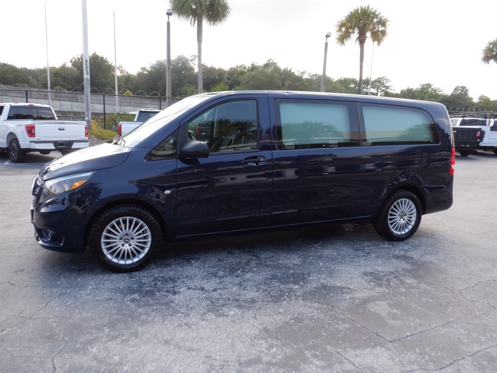 Used 2022 Mercedes-Benz Metris image 2