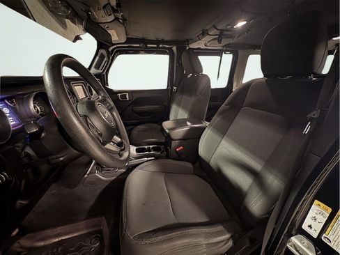 Used 2018 Jeep Wrangler Unlimited Sport image 16