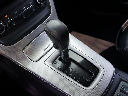 Used 2015 Nissan Sentra SR w/ SR Premium Package FWD image 13