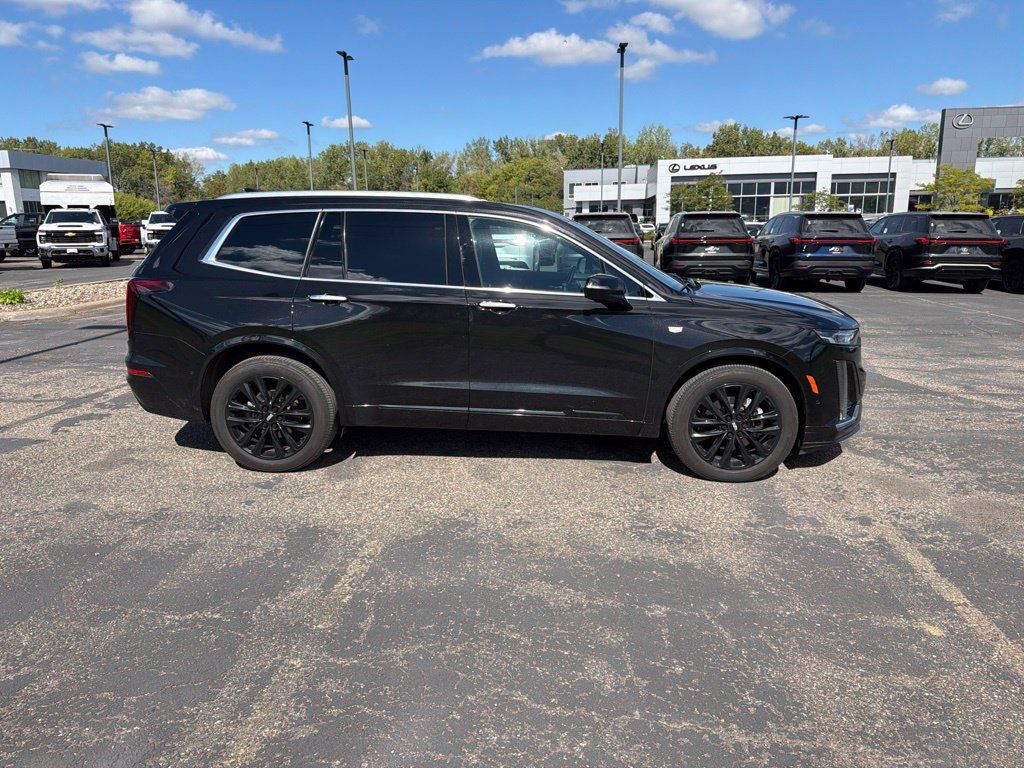 Used 2021 Cadillac XT6 Premium Luxury w/ LPO, ONYX Package AWD/4WD image 19