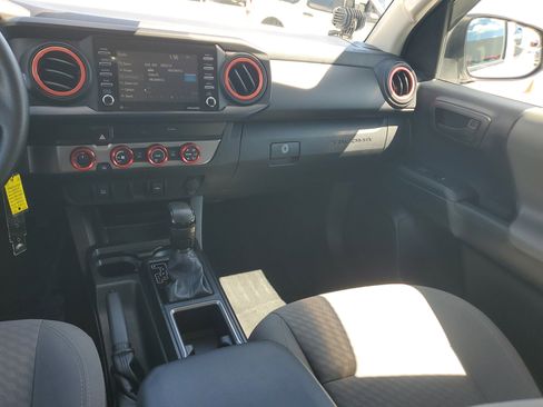 Used 2020 Toyota Tacoma SR image 15