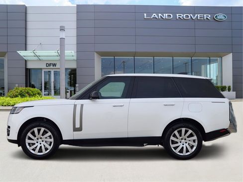 New 2025 Land Rover Range Rover SE image 3