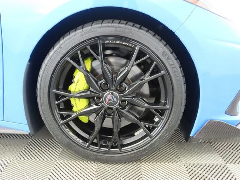 Used 2023 Chevrolet Corvette Stingray Premium Conv w/ Z51 Performance Package image 29