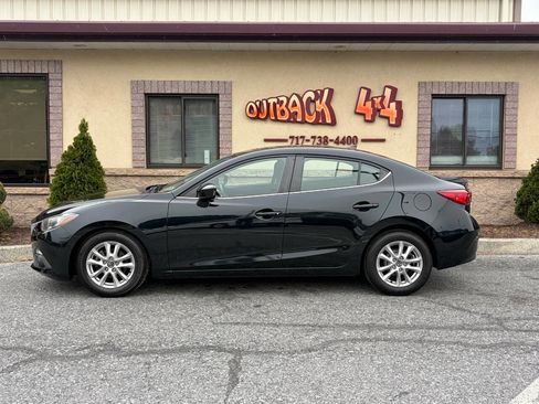 Used 2016 MAZDA MAZDA3 i Touring w/ Popular Equipment Package FWD image 29