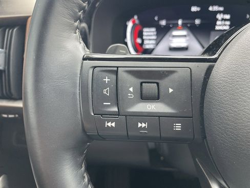 Certified 2024 Nissan Pathfinder Platinum w/ Lighting Package (N92) image 11