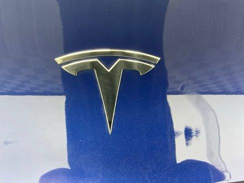 Used 2021 Tesla Model Y Long Range AWD/4WD image 24