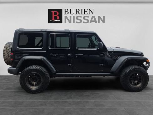 Used 2018 Jeep Wrangler Unlimited Sport S AWD/4WD image 6