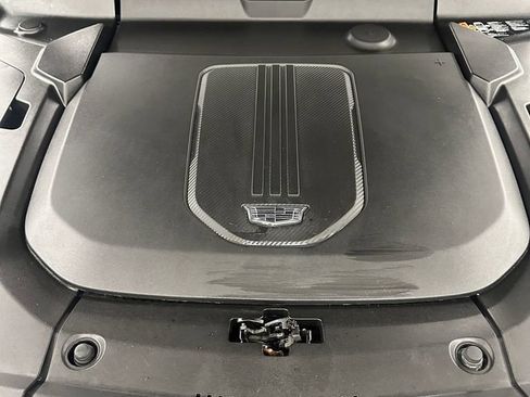Used 2024 Cadillac Lyriq Tech AWD/4WD image 7