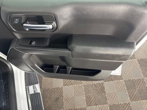 Used 2025 Chevrolet Silverado 1500 Custom image 11