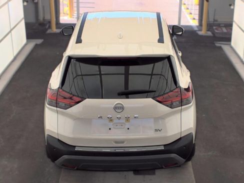 Used 2023 Nissan Rogue SV FWD image 3