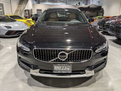 Used 2018 Volvo V90 T5 Cross Country w/ Convenience Package image 2