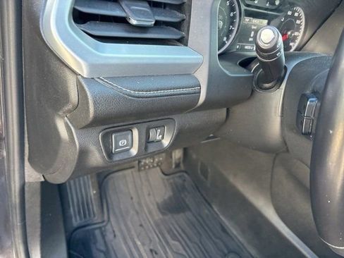 Used 2019 GMC Acadia SLE image 22