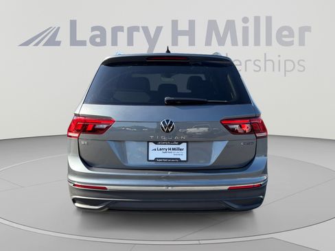 Used 2022 Volkswagen Tiguan SE AWD/4WD image 4