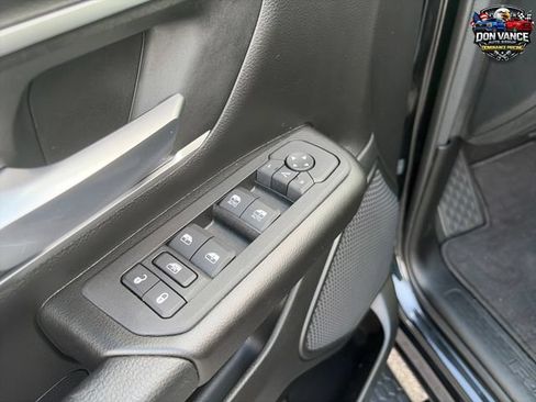 Used 2025 RAM 1500 Big Horn AWD/4WD image 12