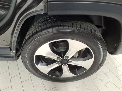 Used 2018 Jeep Compass Latitude w/ Popular Equipment Group image 16