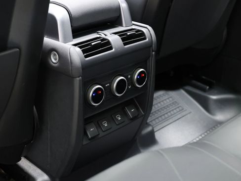 Used 2022 Land Rover Defender 110 SE image 48