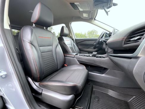 Certified 2025 Nissan Rogue SV AWD/4WD image 16