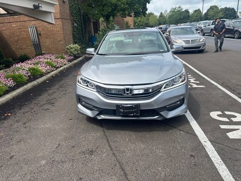 Used 2017 Honda Accord EX-L image 6