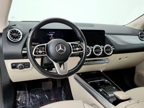 Used 2023 Mercedes-Benz GLA 250 w/ Premium Package image 11