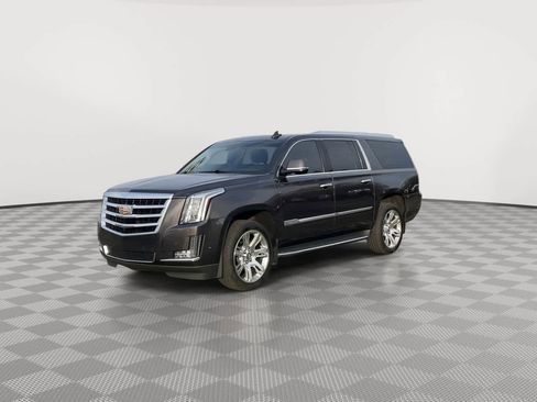 Used 2018 Cadillac Escalade ESV Luxury image 4